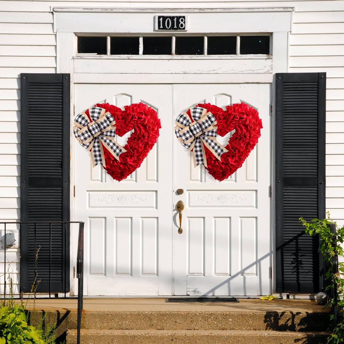 Bulk 15" Heart Shaped Valentine’s Day Wreath for Home Front Door Outdoor Decor Wholesale