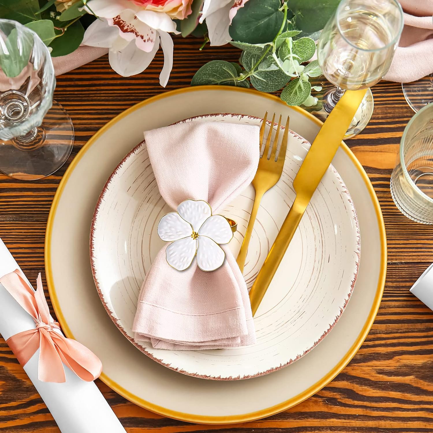 Bulk 6 Pcs White Flower Napkin Rings Holiday Gold Holders for Wedding Parties Wholesale