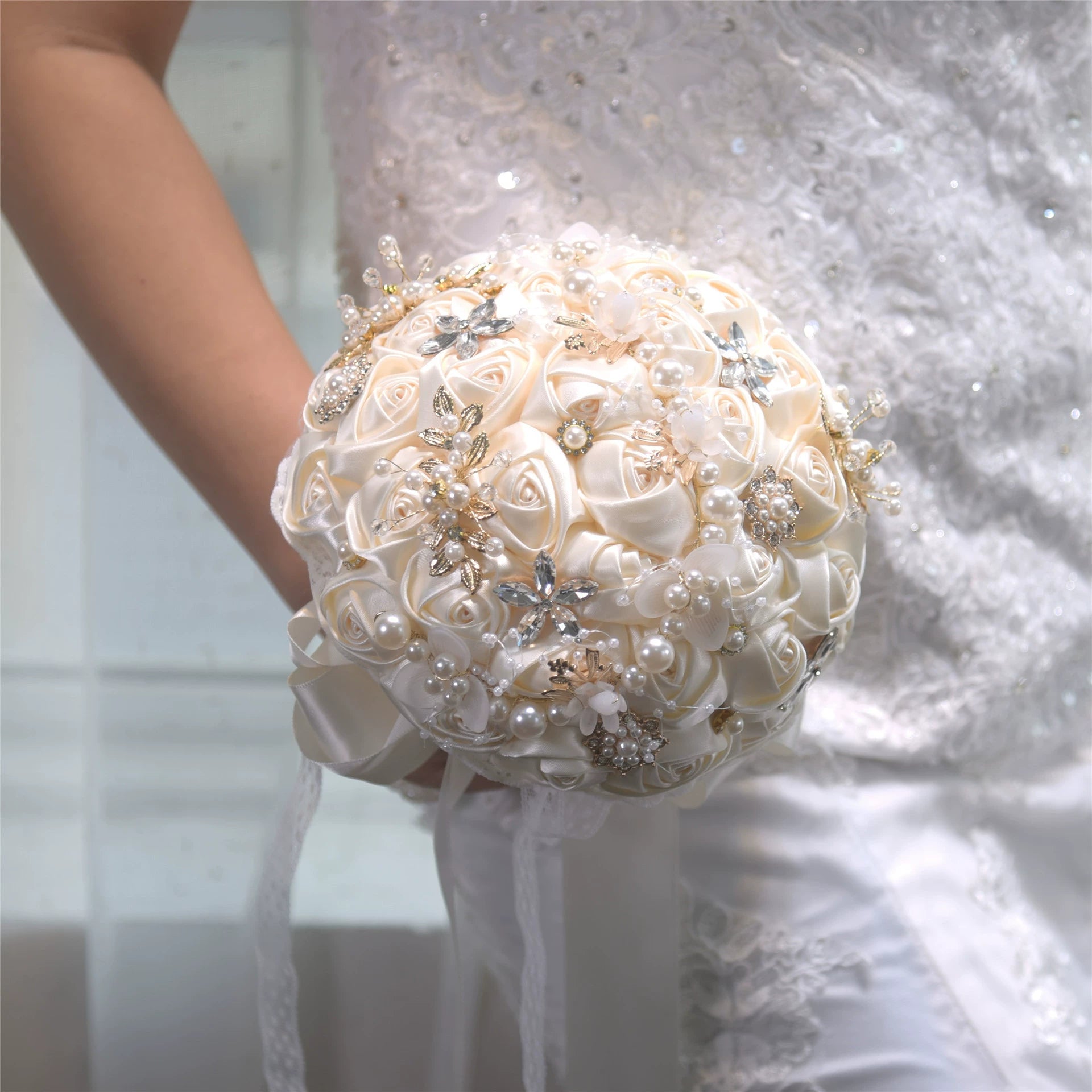 Bulk Crystal Bridal Bouquet artificial Roses Toss Bouquet Shockproof Frame Non Tarnish Rhinestones for Wedding Accessories Wholesale