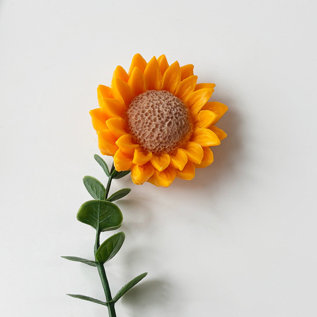 Sunflower Shaped Aromatherapy Candle – Valentine’s Day Decor for Romantic Date NightsTable Setup & Sweet Gifts