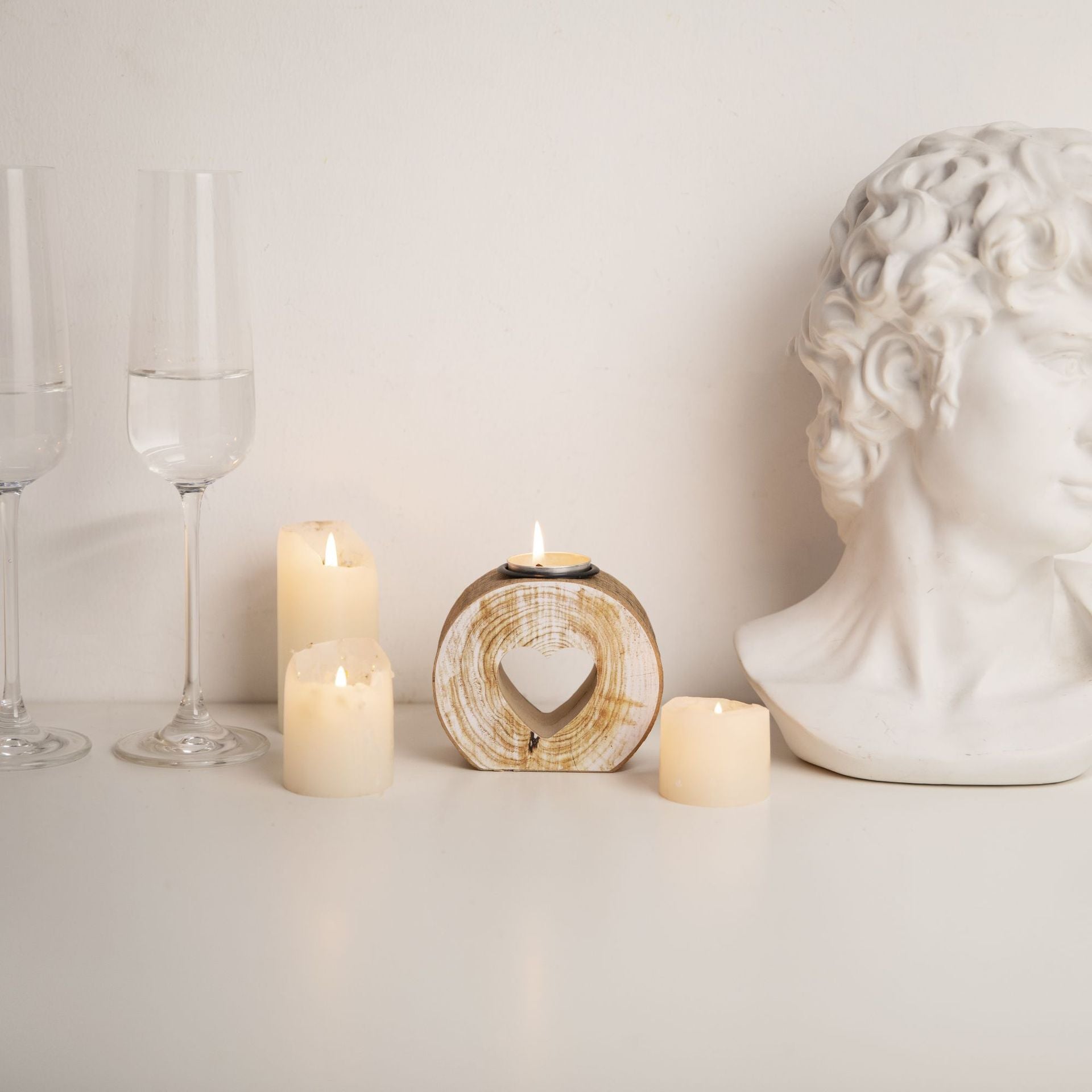 Rustic Wooden Candle Holder with Heart Cutout - 4.1"×2"×3.7" Log & Metal Candle Vessel for Cozy Home Ambiance