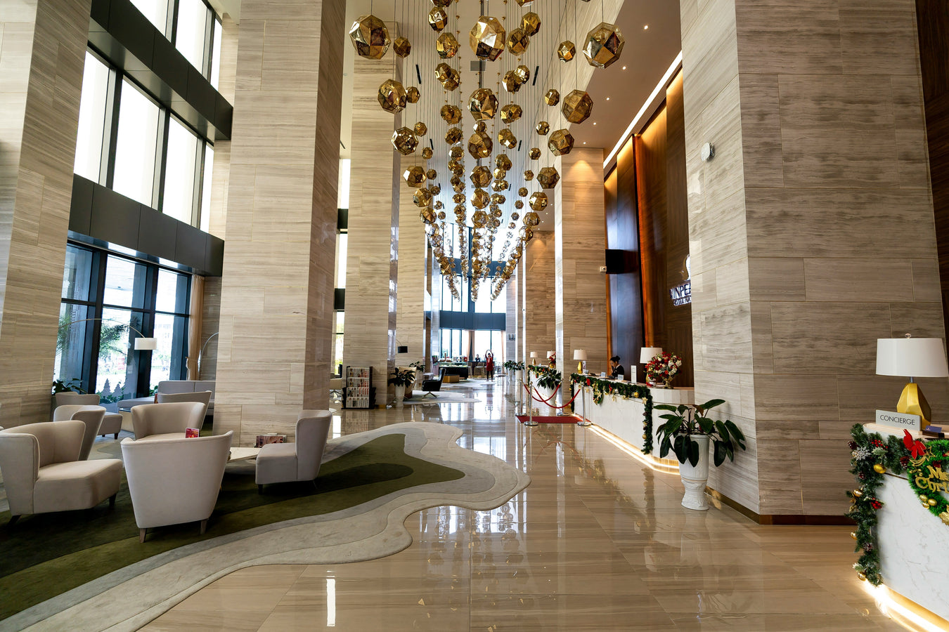 Hotel & Commercial