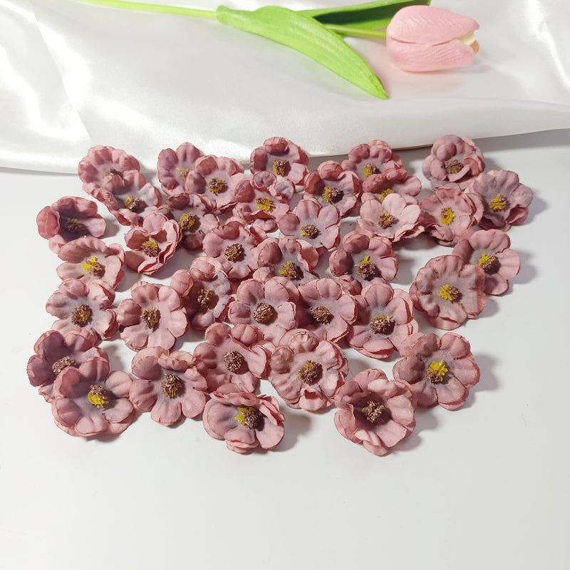 100pcs Mini Daisy Flower Heads, Bulk Faux Silk Daisies for DIY Wedding Crafts, Boutonnieres, Home Decor & Gift Embellishments, Dainty White