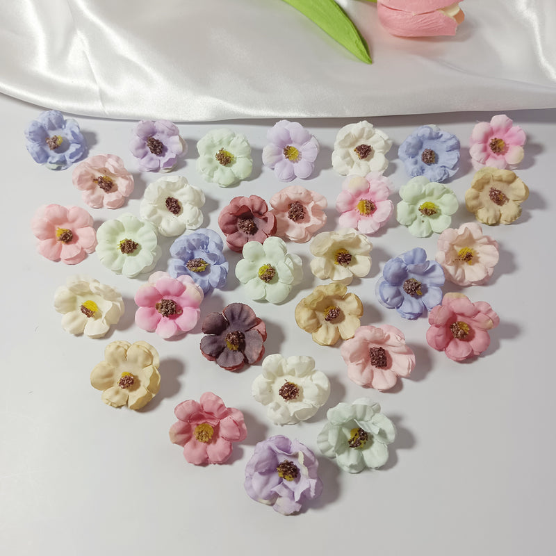 100pcs Mini Daisy Flower Heads, Bulk Faux Silk Daisies for DIY Wedding Crafts, Boutonnieres, Home Decor & Gift Embellishments, Dainty White