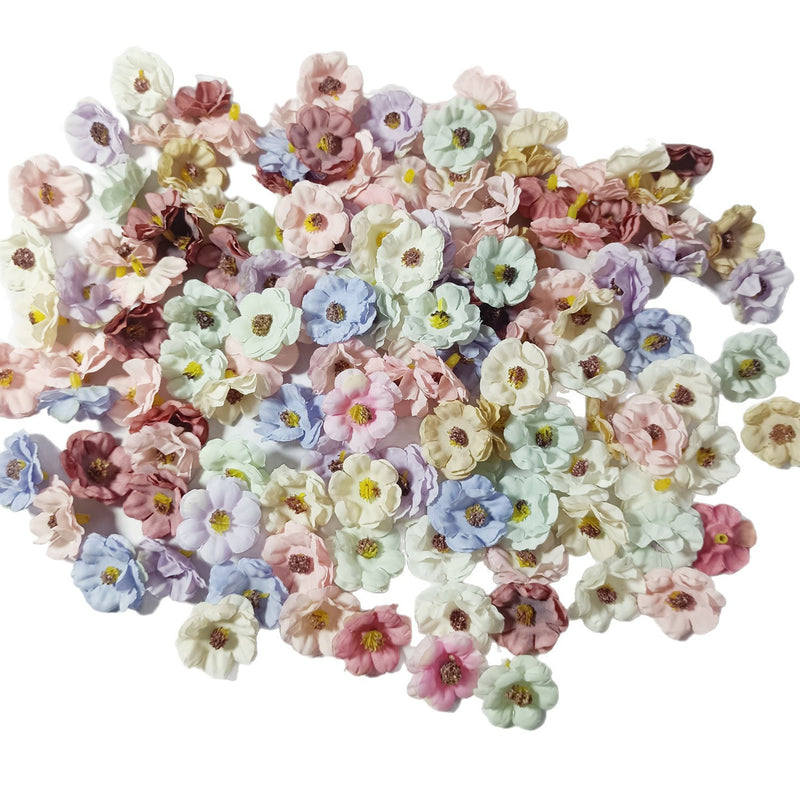 100pcs Mini Daisy Flower Heads, Bulk Faux Silk Daisies for DIY Wedding Crafts, Boutonnieres, Home Decor & Gift Embellishments, Dainty White