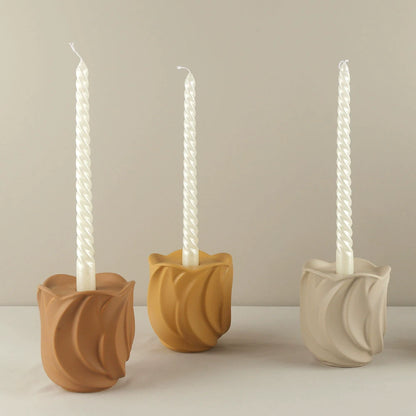 2-Pack Ceramic Leaf-Shaped Candlestick Holders - Minimalist European Style Table Decor