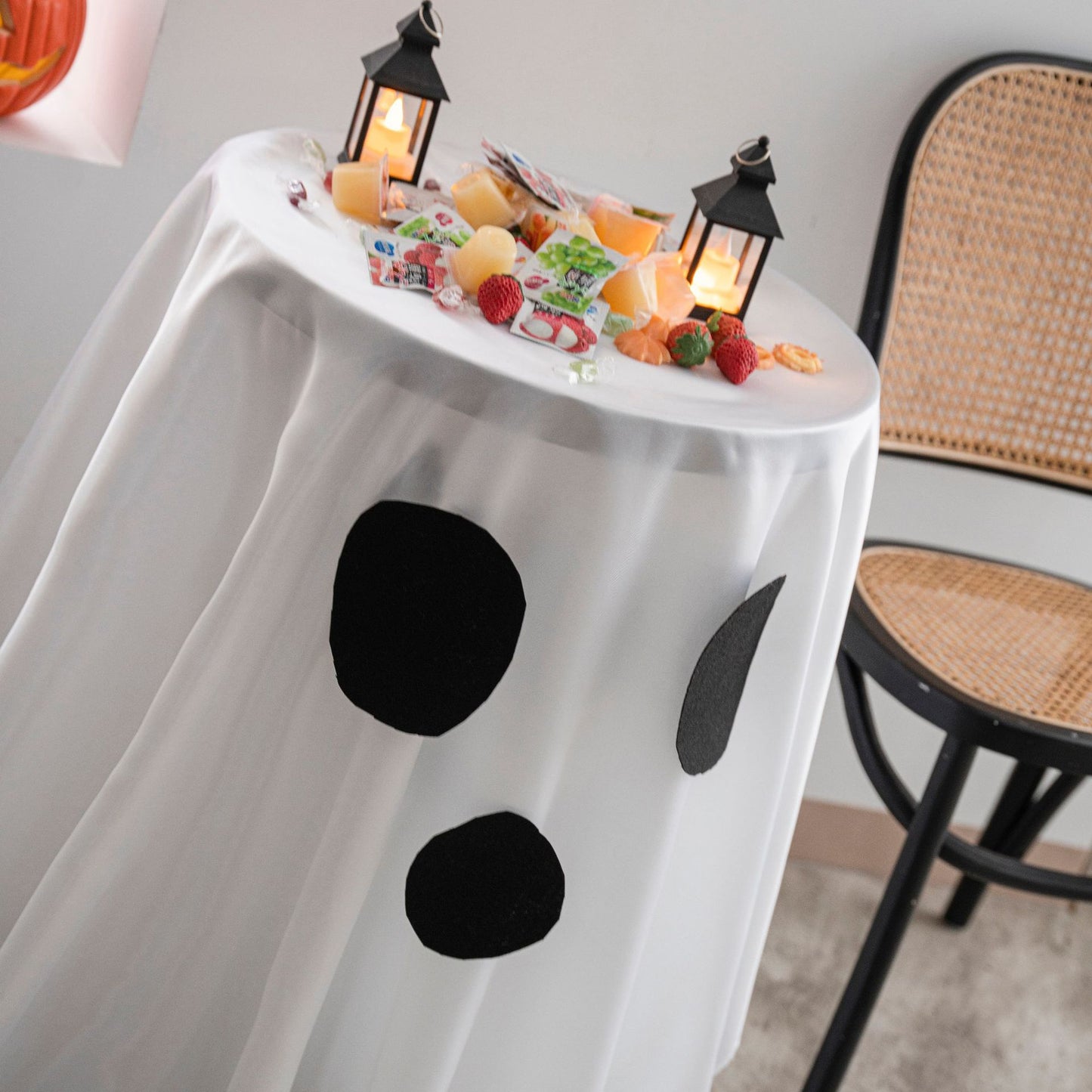 Bulk Spooky Halloween Tablecloth White with Ghosts Pumpkins and Spider Web Prints for Festive Parties Dinners and Home Decor Wholesale