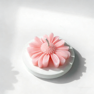 Daisy Shaped Scented Candle (2.24") – Adorable DIY Photo Prop & Sweet Valentine’s Day Gift
