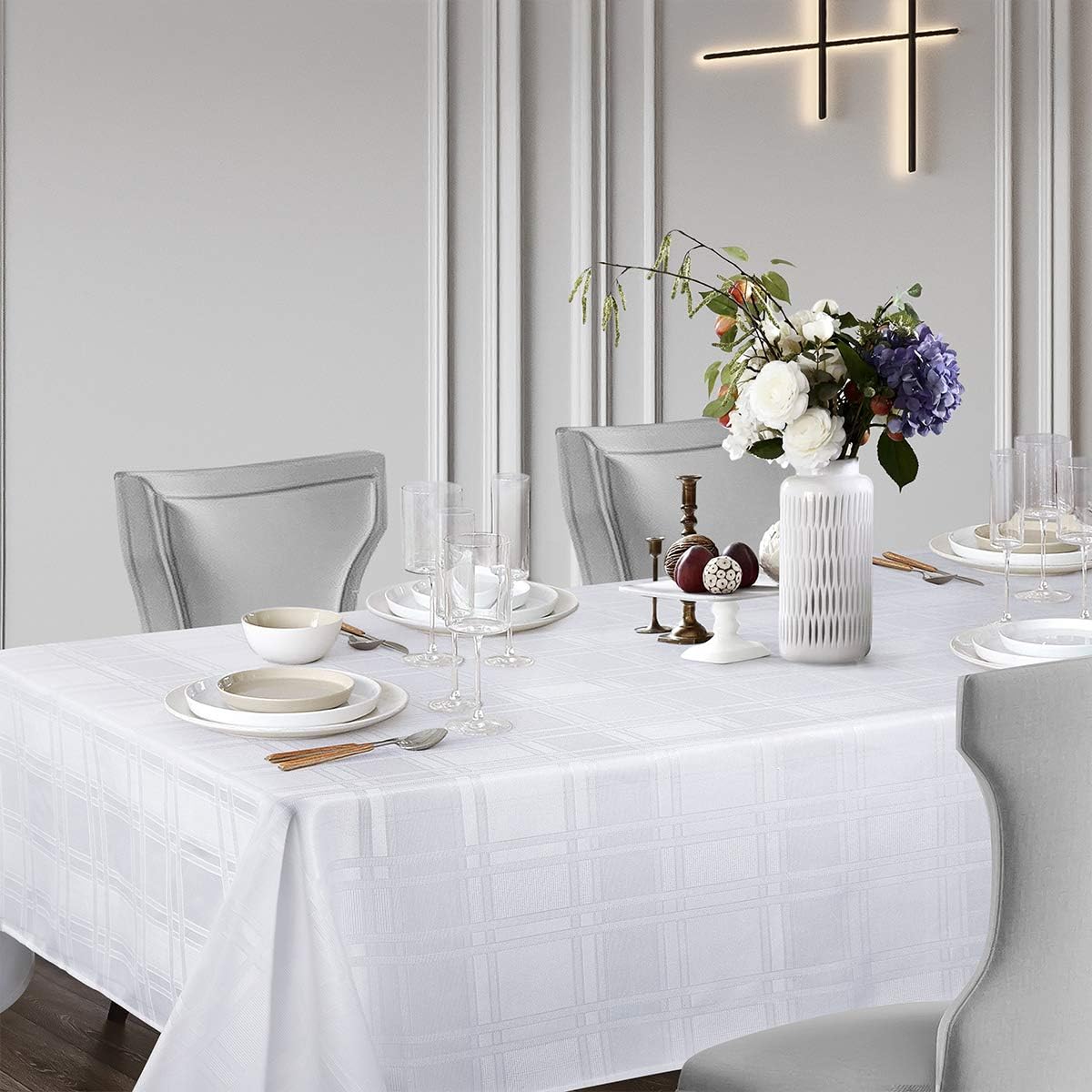 Bulk Solid Plaid Jacquard Spring Tablecloth Wrinkle and Water Resistant, Contemporary Woven Decorative Table Cover for Holiday Events Wholesale