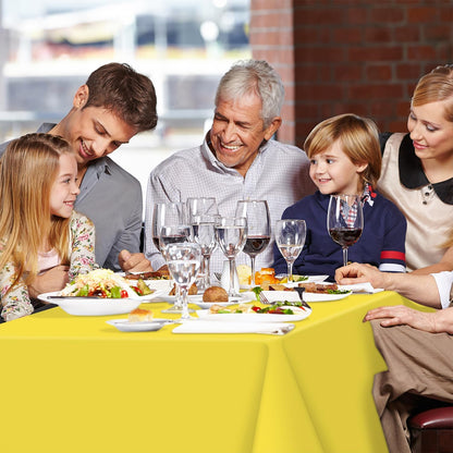 Bulk Waterproof Disposable Checkered Tablecloth 54 × 108 Inches Ideal for Outdoor Picnics Birthday Parties and Banquet Decoration Wholesale