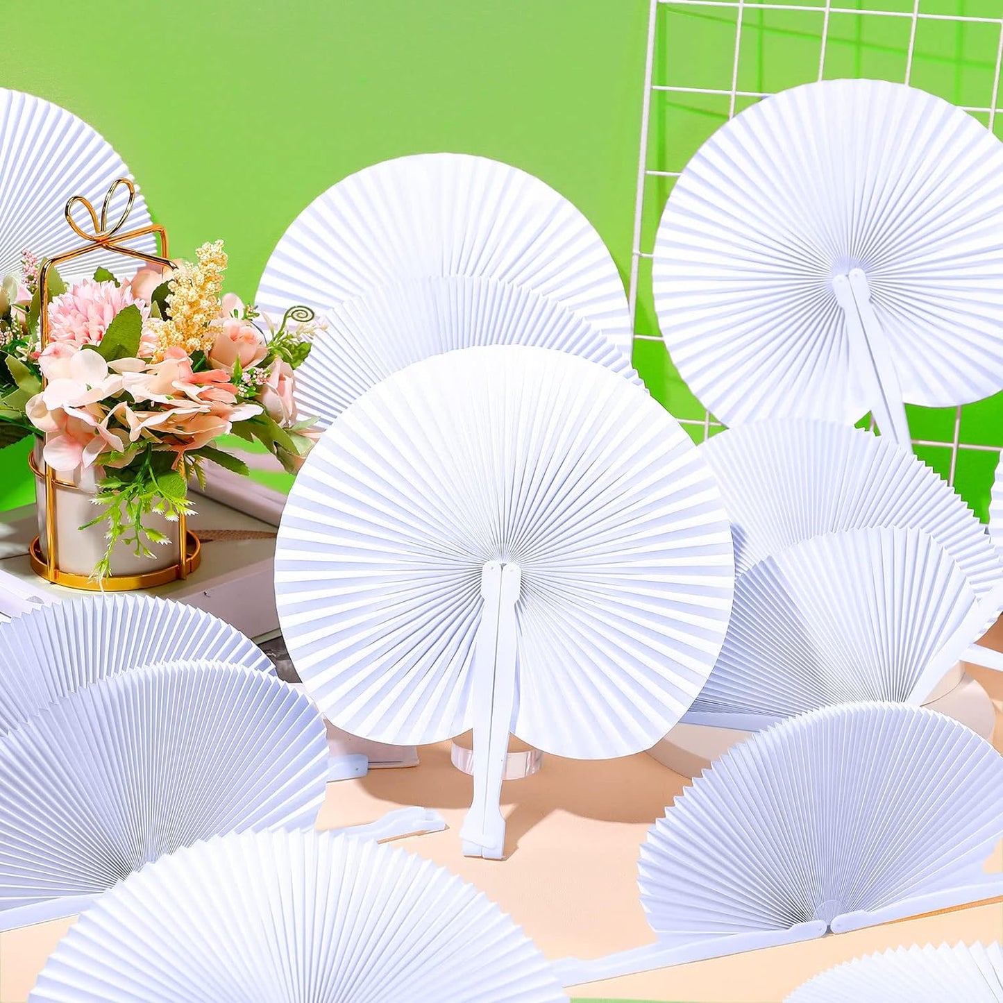 Bulk 100 Pcs White Paper Fans Round Folding Wedding Fans with Plastic Handle for Guests Birthday Party Favors for Men and Women Wholesale