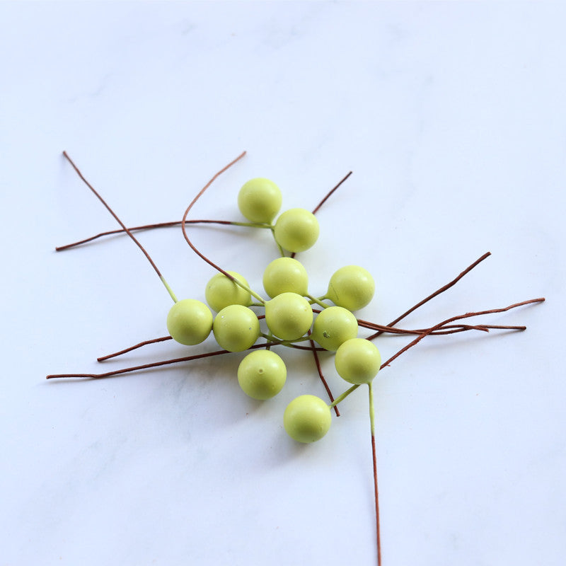 100 Pcs Artificial Holly Berries Mini Red Berry Stems for Crafts Christmas Decorations