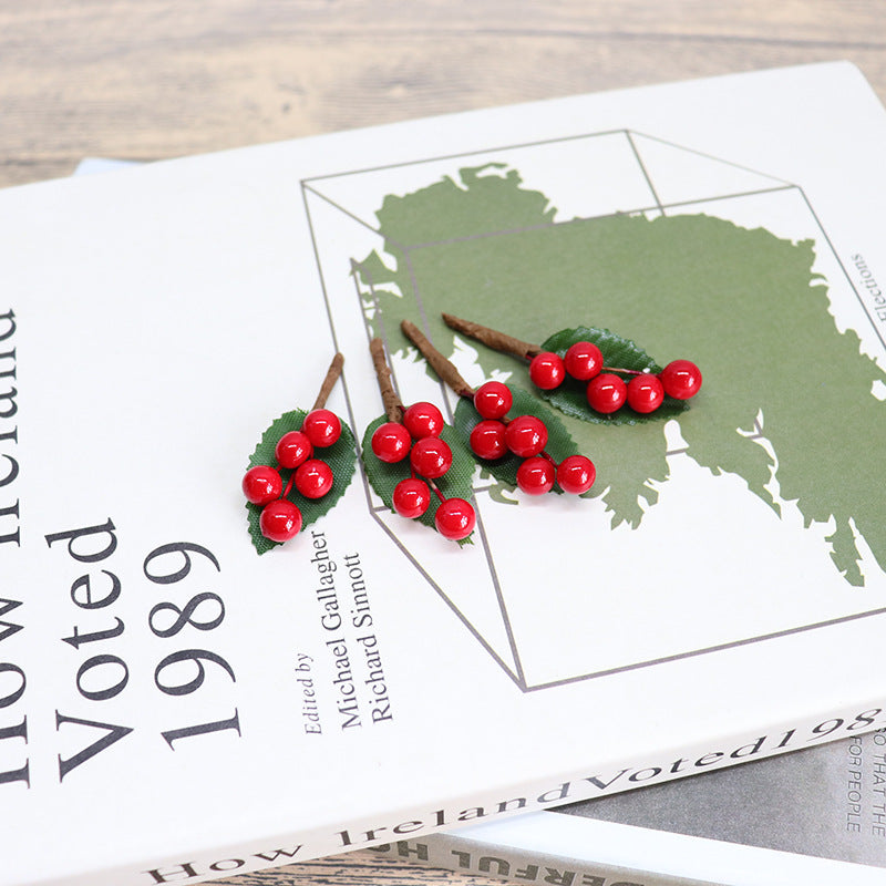 10 Pcs Artificial Red Berry Stems 3 Inch Silk Berry Heads for Wreath DIY Crafts Decor