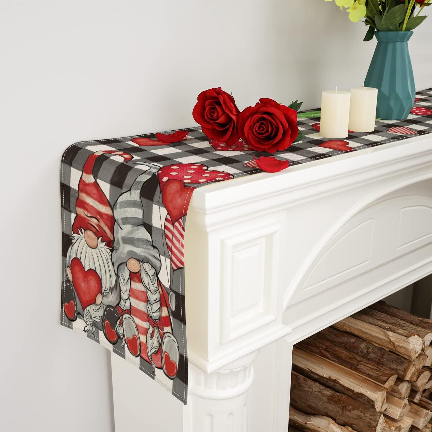Bulk 1pc Plaid Gnomes Love Valentine's Day Linen Table Runner Anniversary Wedding Holiday Kitchen Dining Table Decoration for Indoor Outdoor Wholesale
