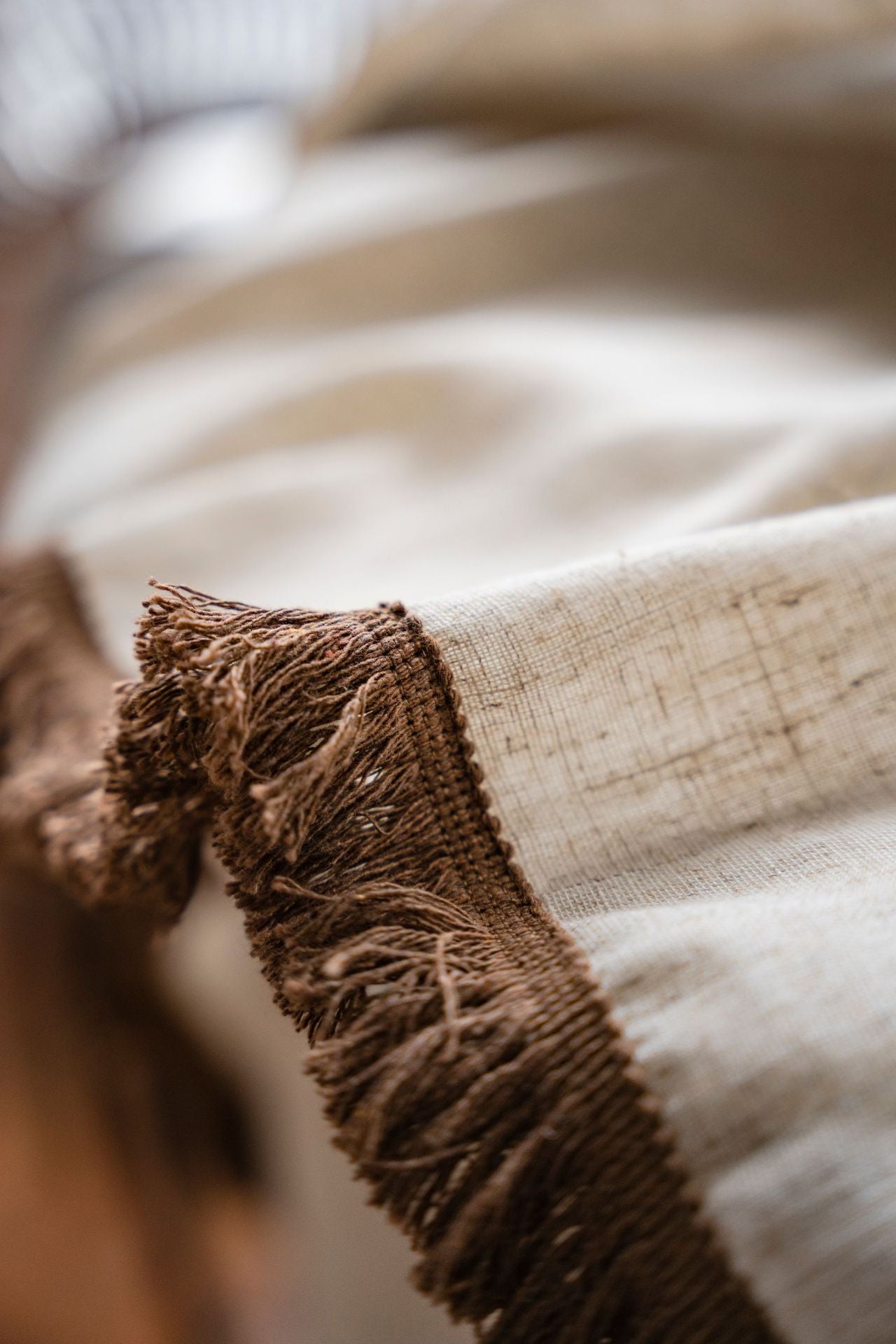 Bulk 55" Linen Round Tablecloth with Tassel Wrinkle Free Table Cloth Wholesale