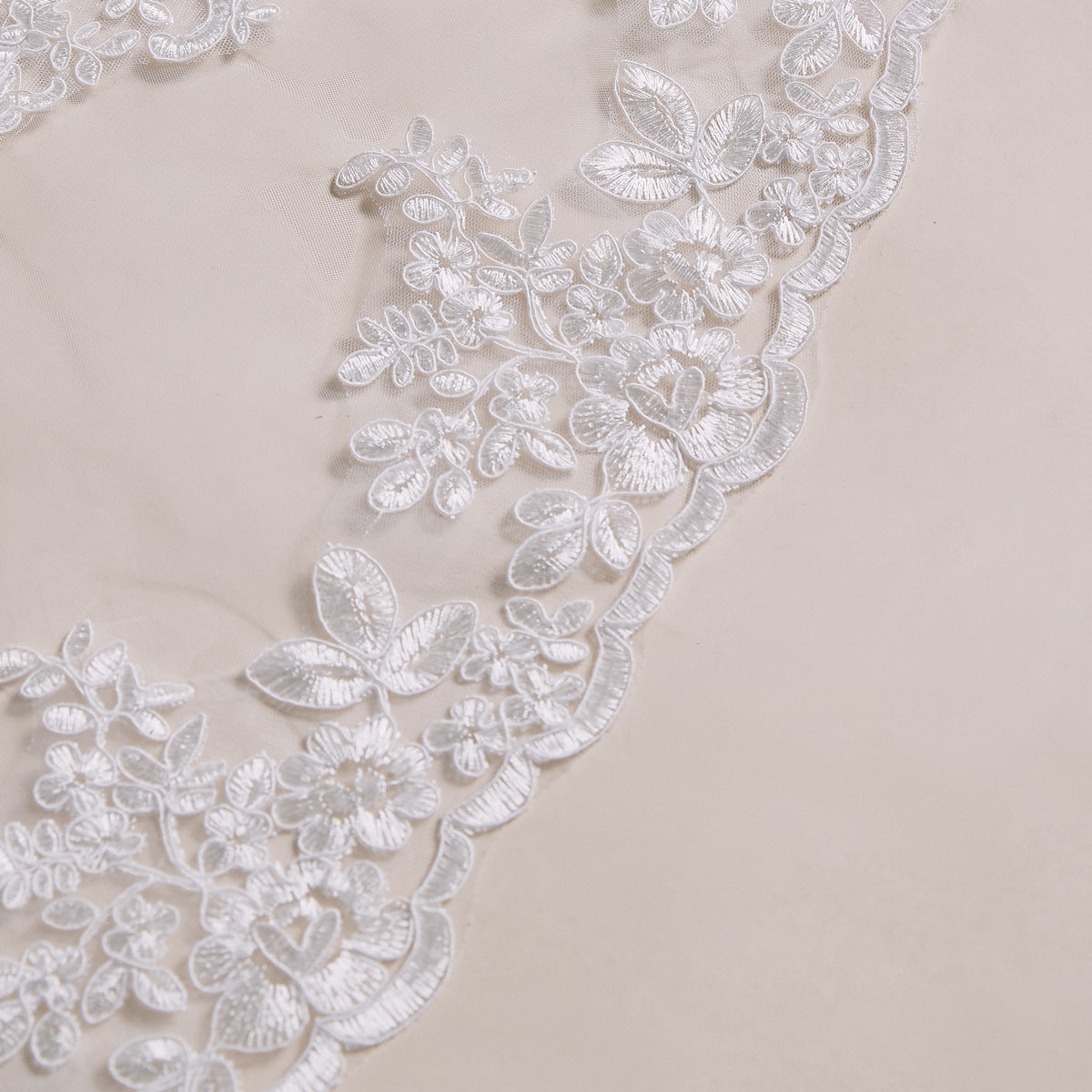 Bulk Long Bridal Veil 2025 New Pearl Embellished Cathedral Veil with Adjustable Comb for Outdoor Wedding & Bridal Shower Decor Wholesale