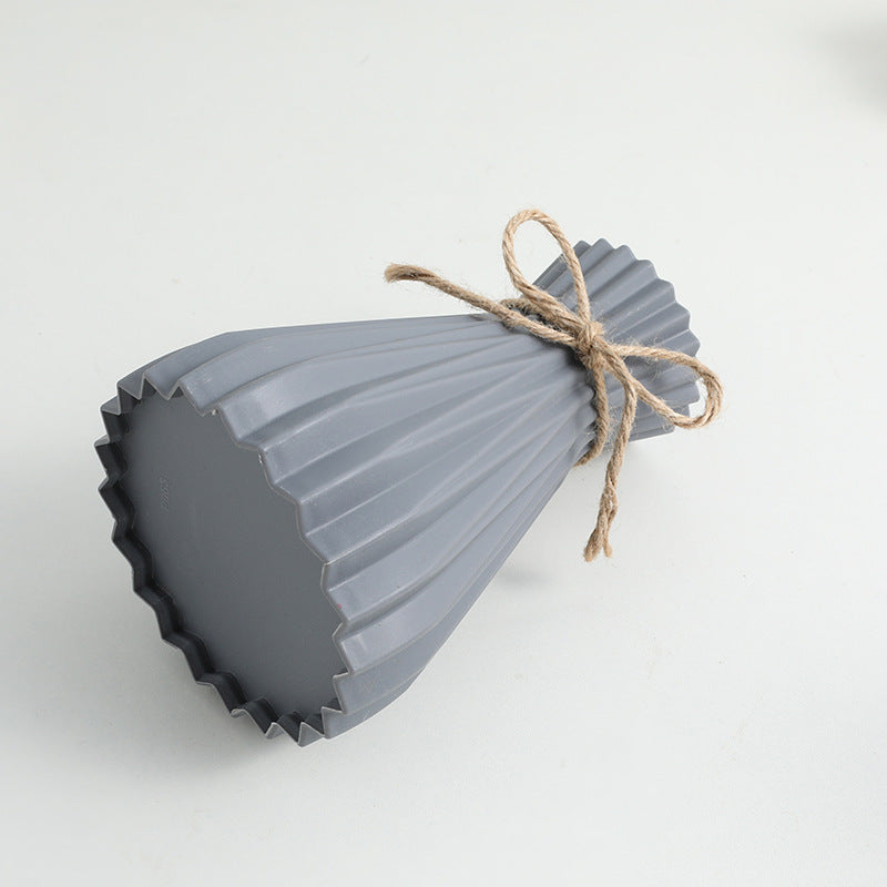 Bulk 2 Pcs 6.7X4.7in Water Corrugated Plastic Vase with Rope Paper Folding Shape Vases Wholesale