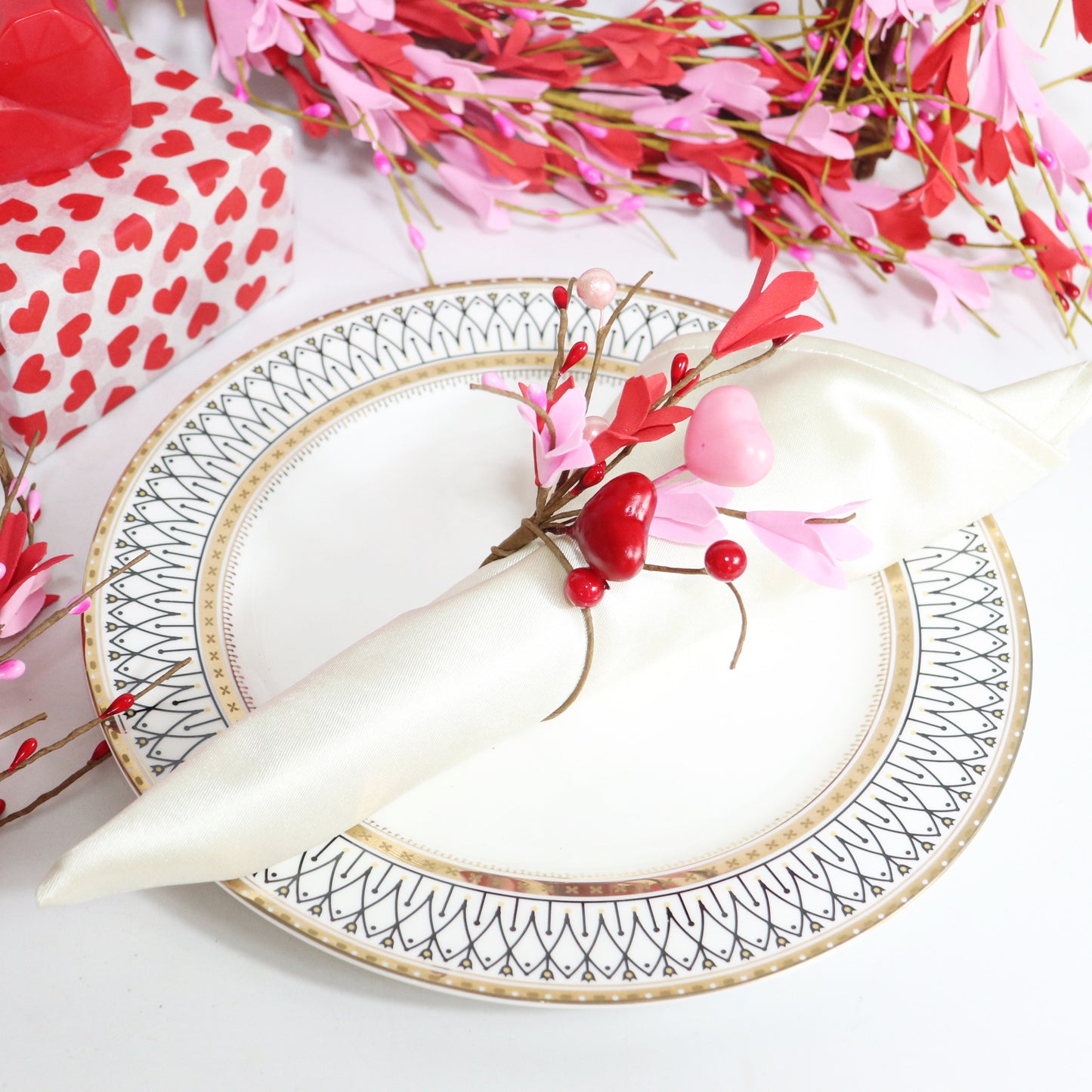 Valentine's Day Heart Napkin Rings (10-Pack) - Romantic Candlelight Dinner Table Decor | As Pictured