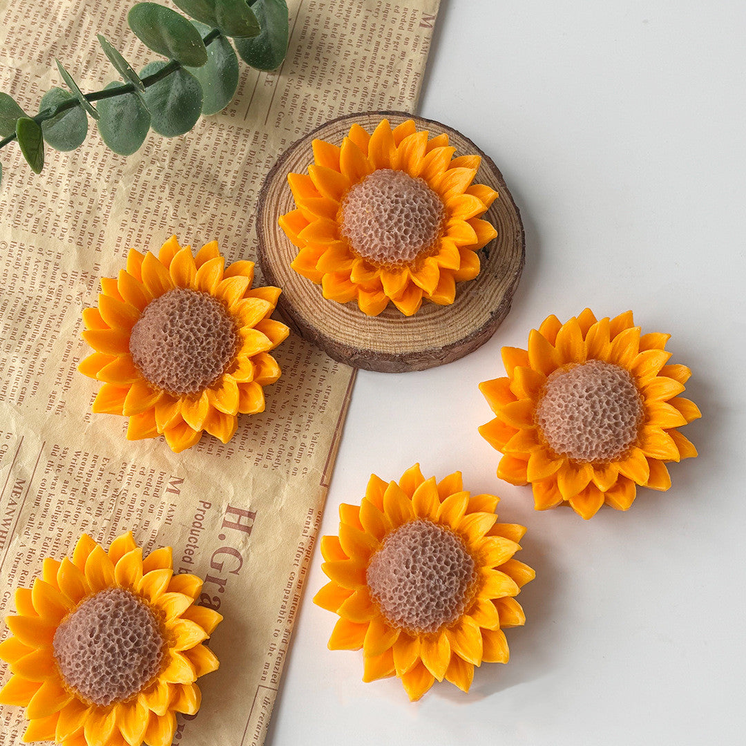 Sunflower Shaped Aromatherapy Candle – Valentine’s Day Decor for Romantic Date NightsTable Setup & Sweet Gifts