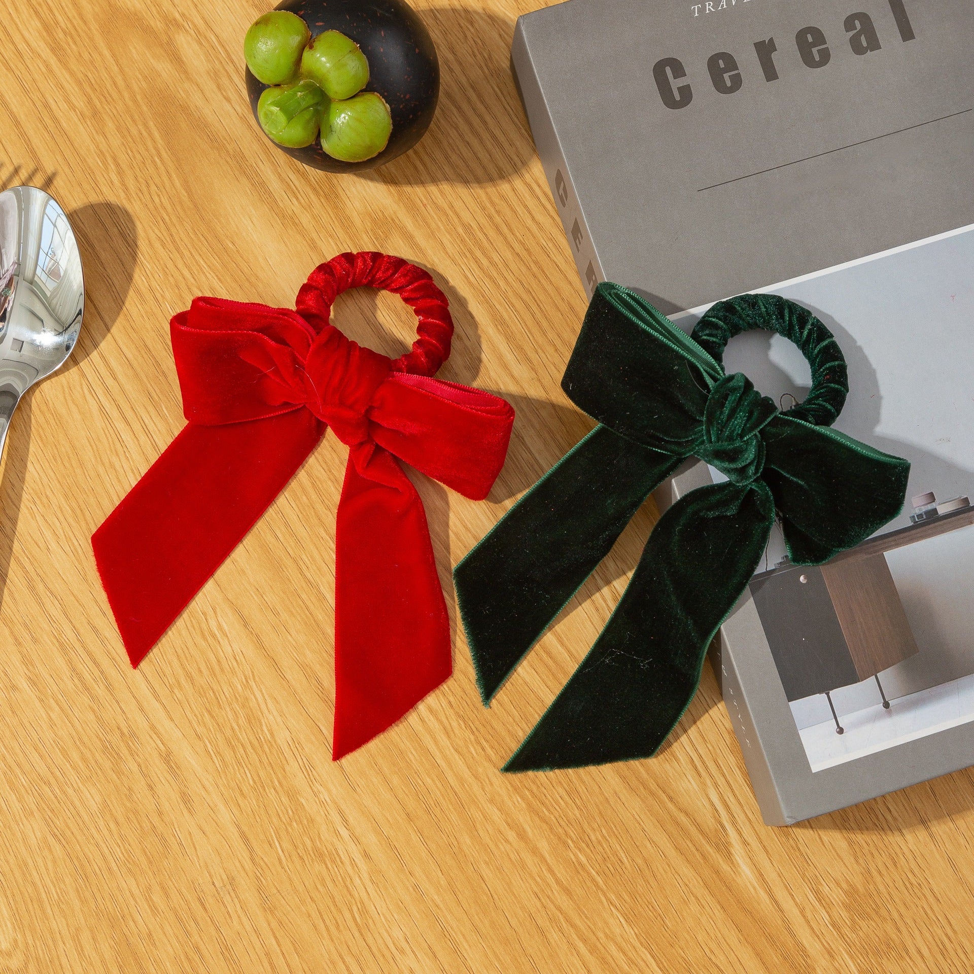 12-Pack Christmas Velvet Bow Napkin Rings - Red & Green Napkin Holders for Holiday Table Decor