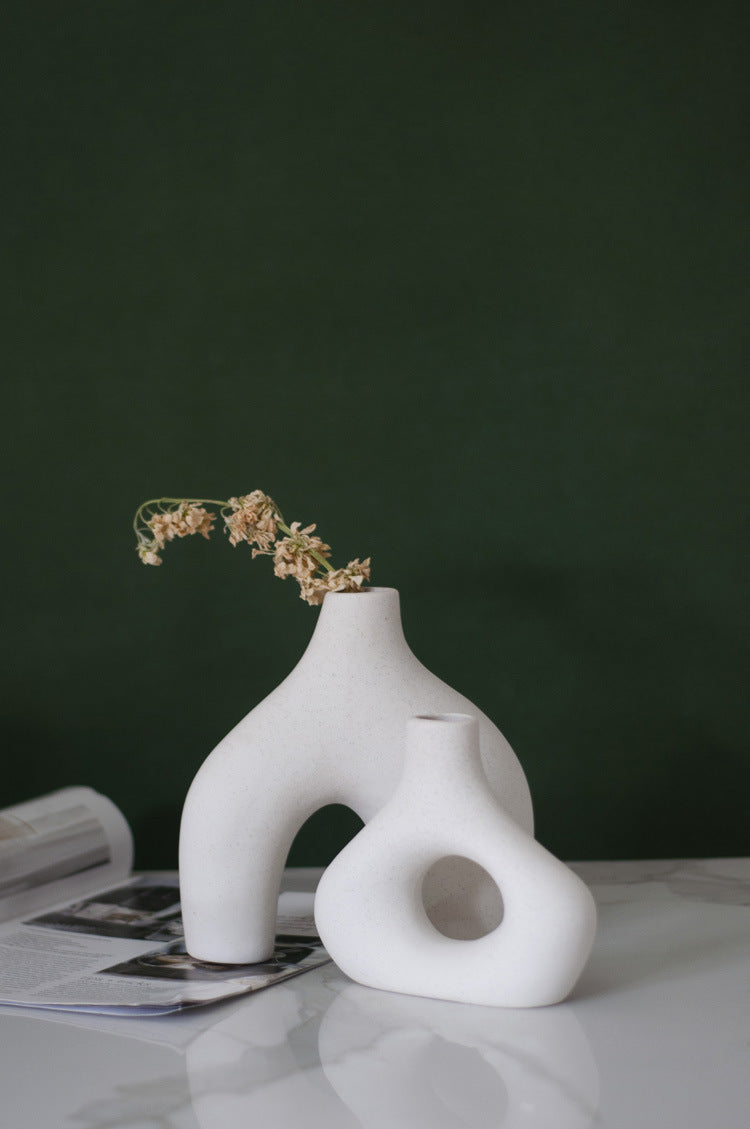 Bulk Nordic Donut Vase Handmade Ceramic Hollow Vases for Olive Branches & Table Centerpieces Minimalist Modern Home Decor for Wedding Shelf Office Console Entryway Sculptural Neutral Décor Wholesale