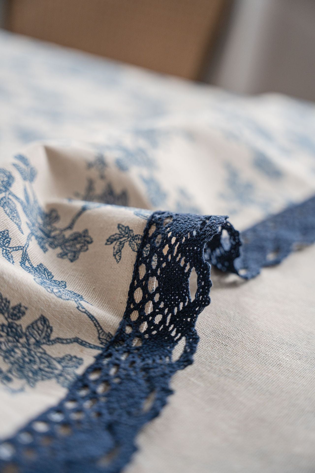 Bulk French Vintage Rectangle Tablecloth with Lace Cotton Linen Blue Rose Floral Table Cover Wholesale