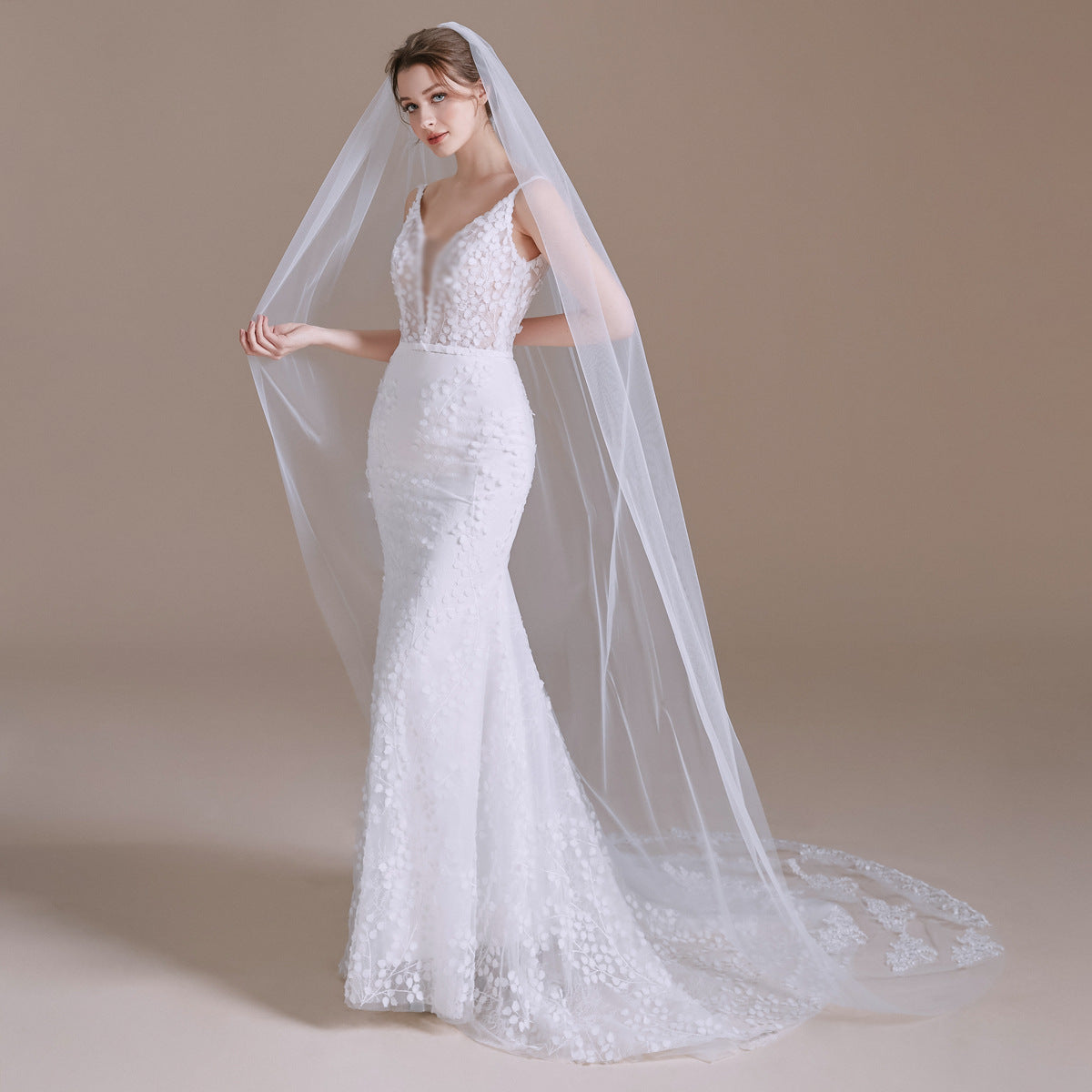 Bulk Long Bridal Veil 2025 New Pearl Embellished Cathedral Veil with Adjustable Comb for Outdoor Wedding & Bridal Shower Decor Wholesale