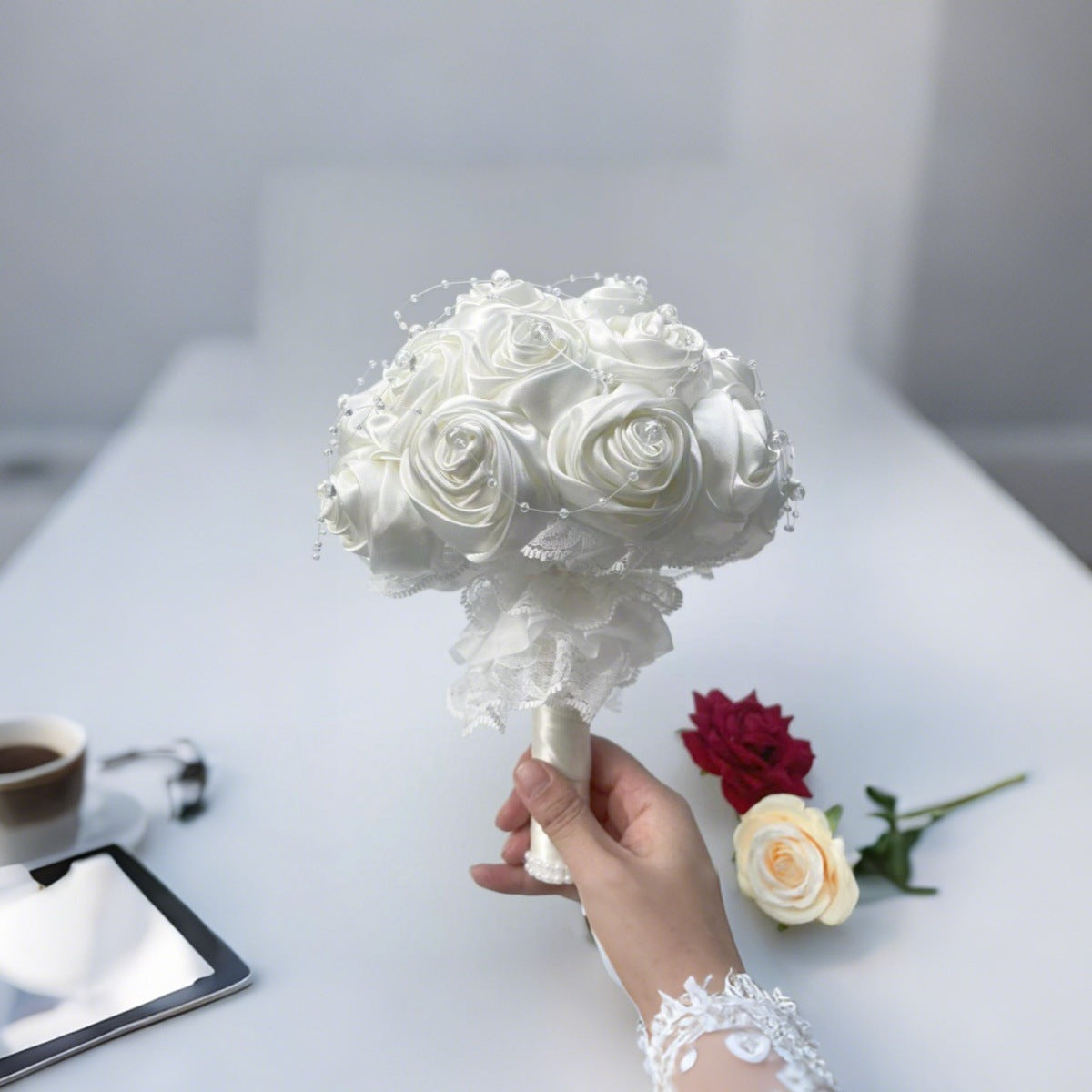Bulk Ivory White Rose Wedding Bouquets for Bride Bridesmaid Bouquet Bridal Silks Artificial Roses for Wedding Church Home Decoration Wedding Decoration Wholesale