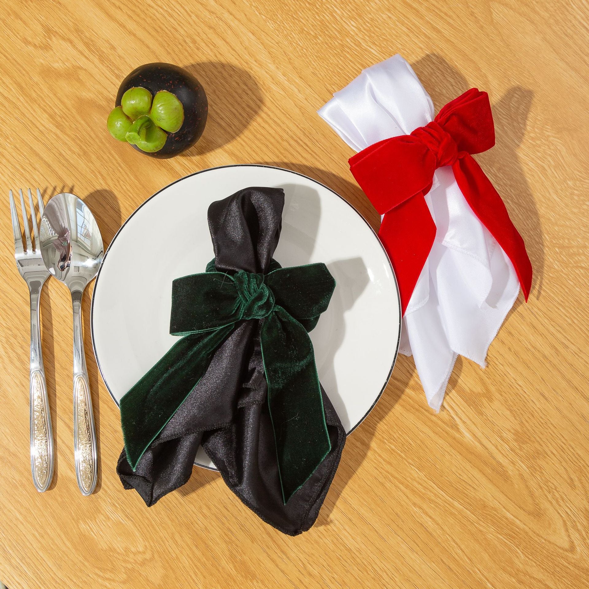 12-Pack Christmas Velvet Bow Napkin Rings - Red & Green Napkin Holders for Holiday Table Decor