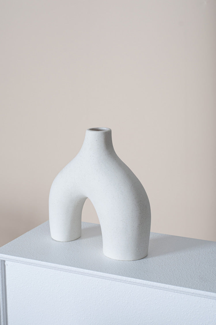 Bulk Nordic Donut Vase Handmade Ceramic Hollow Vases for Olive Branches & Table Centerpieces Minimalist Modern Home Decor for Wedding Shelf Office Console Entryway Sculptural Neutral Décor Wholesale