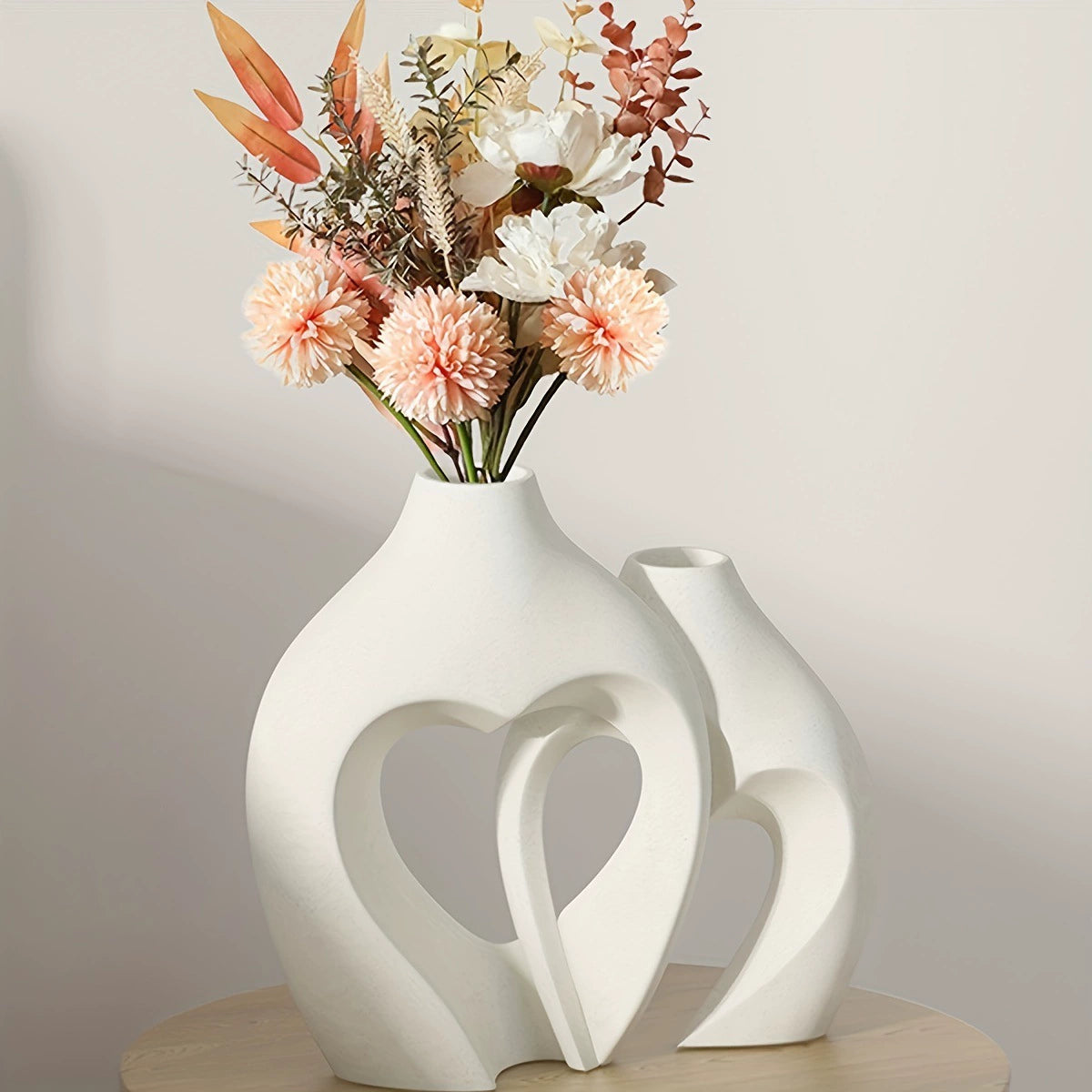 Bulk 2 Pack Heart Shaped Vases Hand-Glazed Heart-Shaped Ceramic Duo Set with Asymmetrical Silhouette Sculptural Centerpieces for Wedding Sweetheart Tables Mid-Century Sideboards Interior Designer Showhouses Wholesale
