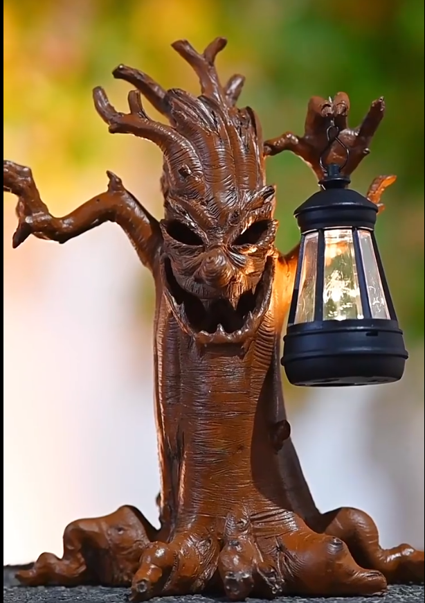 Solar-Powered Halloween Treeman Statue – Auto Light Sensor-Waterproof Resin Decor for Garden & Party