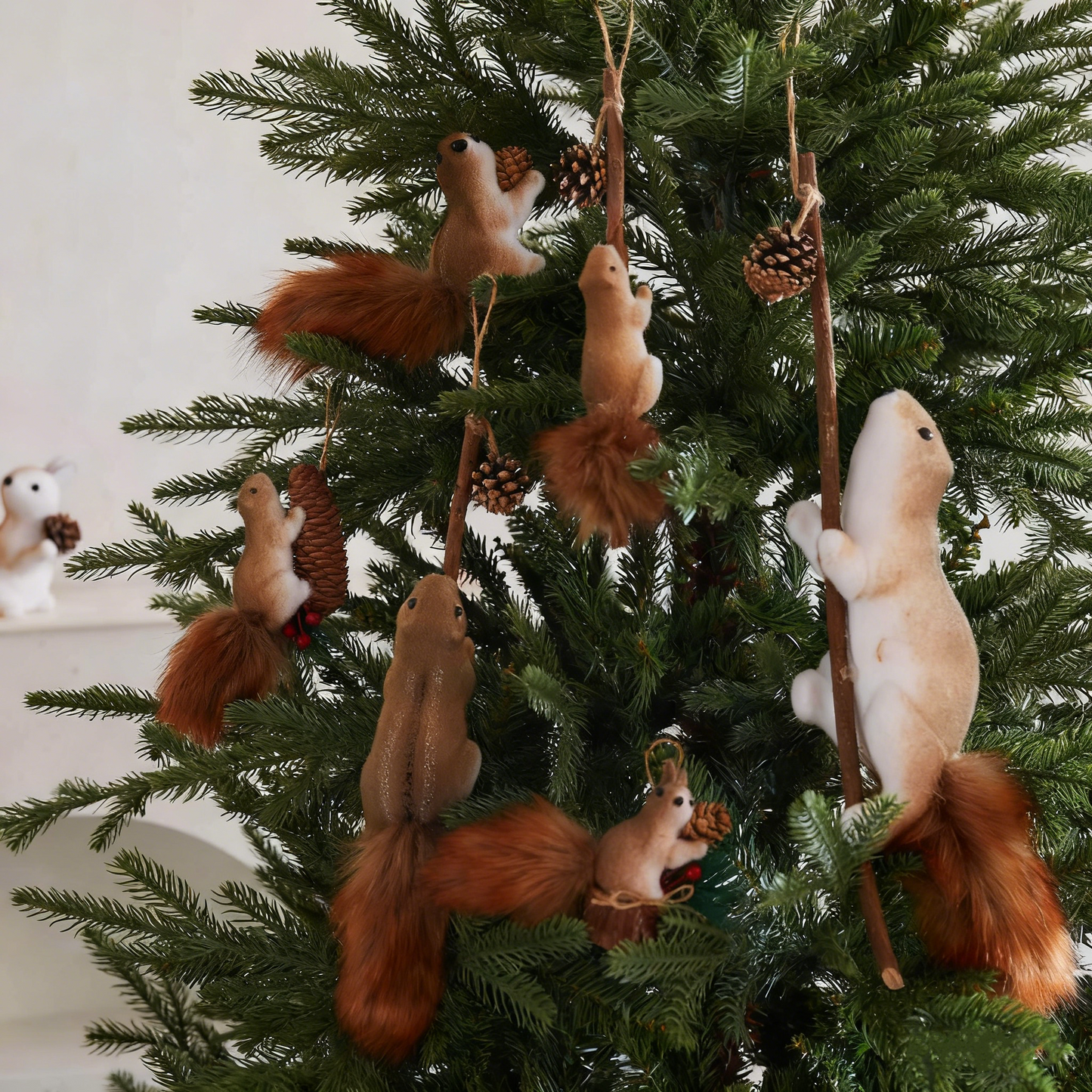 Christmas Squirrel Ornament Set - 3 Sizes Faux Squirrel Hanging Decor for Christmas Tree Mall & Cafe Scene Decoration