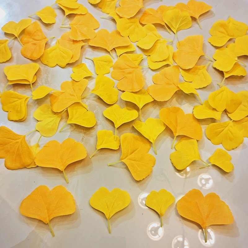 108 Pcs Artificial Ginkgo Leaves Autumn Decoration Bulk Pack