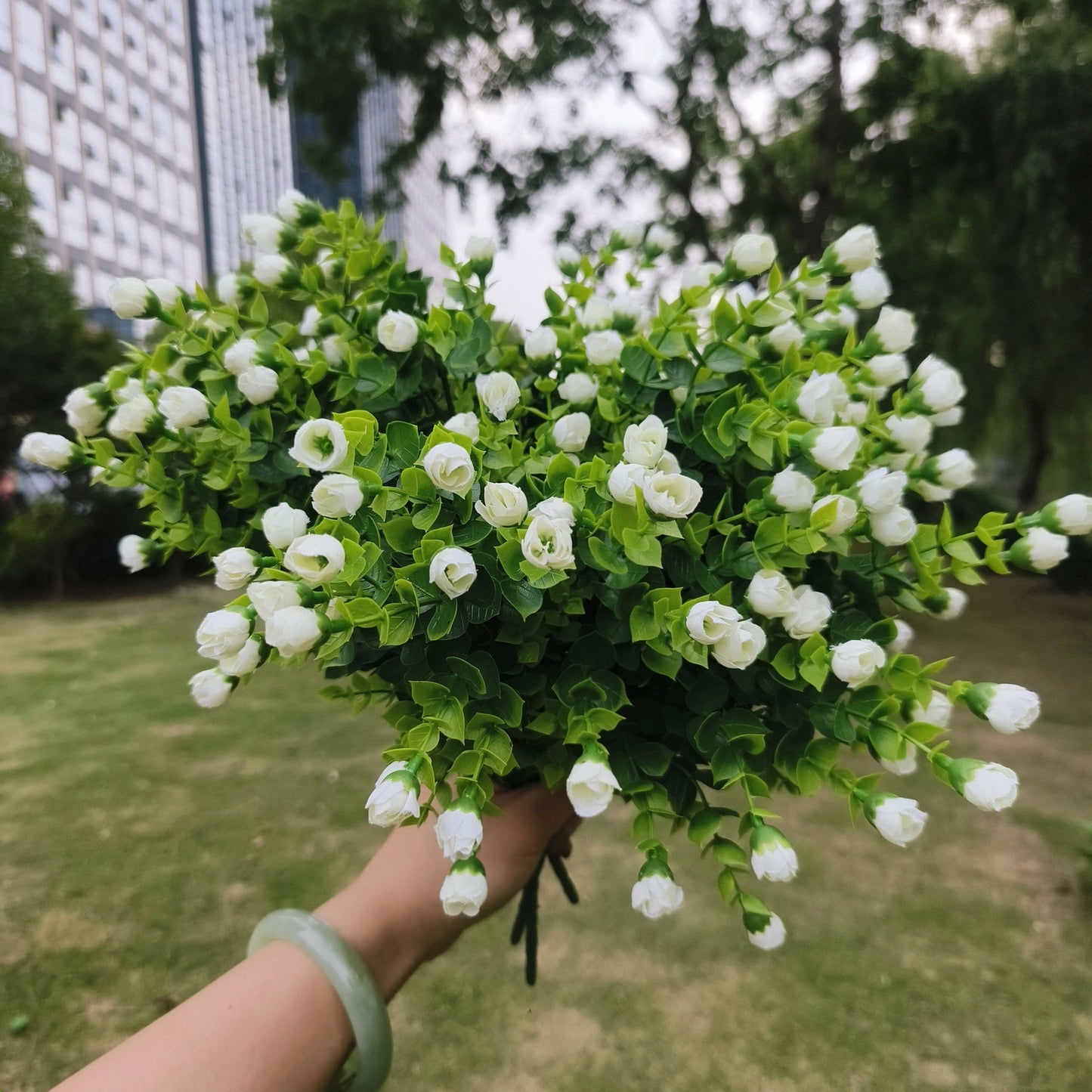 Bulk Artificial Rose Buds Flowers Outdoors Fake Shrubs Greenery Plants Indoor UV Resistant for Outdoor Garden Porch Decoration Wholesale